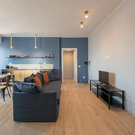 شقة New Two-room A Stone's Throw From The M3 Metro ميلان