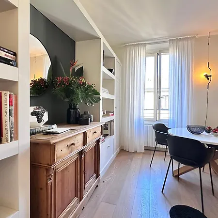 Lily Pads -elegant Apartment- In The Center 米兰