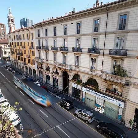 Moscova Luxe - Elegant With 2 Bathrooms