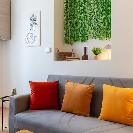 Casa 500 Family & Friends - M3 10 Minutes To Duomo * ميلان