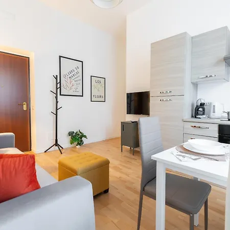 شقة Casa 500 Family & Friends - M3 10 Minutes To Duomo