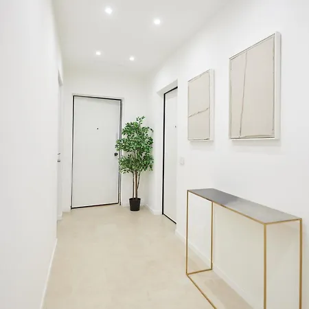 Duomo Imperial Suits - Modern And Comfortable Milán