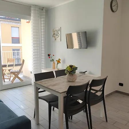 Apartamento Matthias - - Modern And Cozy Flat, Close To The Metro - 10min From Station Milão