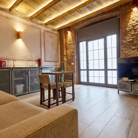 Emme Loft I Red Moon - Chic Design Loft * 밀라노