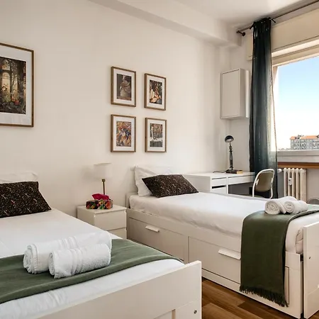 Elegance & Relax - Tennis, Child Park, 20 Minutes From Duomo Apartmán *