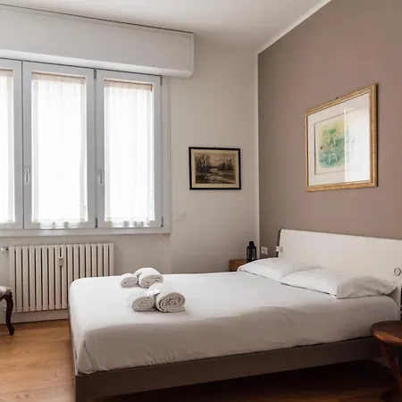 Youhosty - Fiera Citylife * Милан