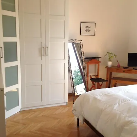 Апартаменты Casa Vittoria, Lovely Center Flat Милан