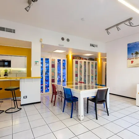 Stylish 8-bed Near Duomo Ideal For Groups Families With Terrace Garden Parking * Милан