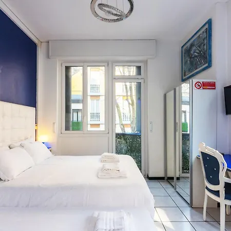 Stylish 8-bed Near Duomo Ideal For Groups Families With Terrace Garden Parking Дом отдыха Милан