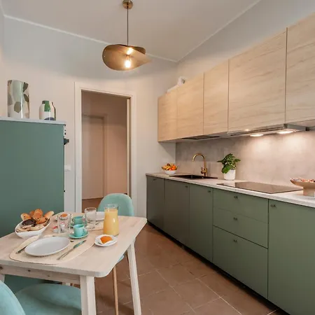 Bazzi, 49 - Bocconi Appartement