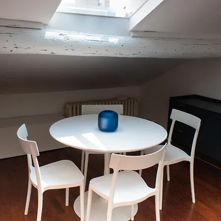 Cozy Attic Recently Renovated Appartement *