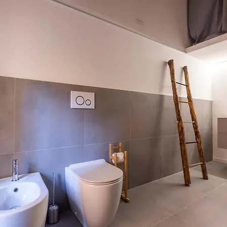 15th-century Apt, City-mxp Train