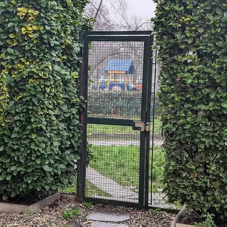 15th-century Apt, City-mxp Train *