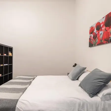 Apartment Fiamma20 In Tricolore Milan