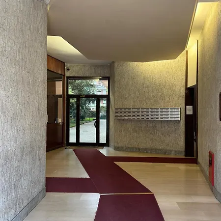 Penzion In Elegant Close To The Center