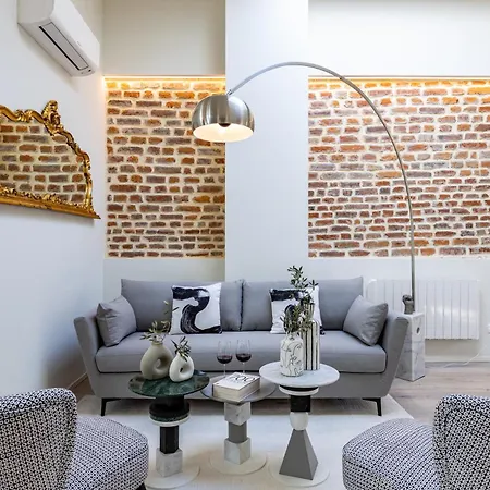 Loft In With Private Terrace & Jacuzzi * Milão