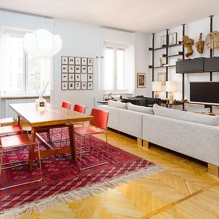 Youhosty - Brera 17 *