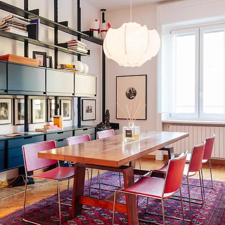 Youhosty - Brera 17 *