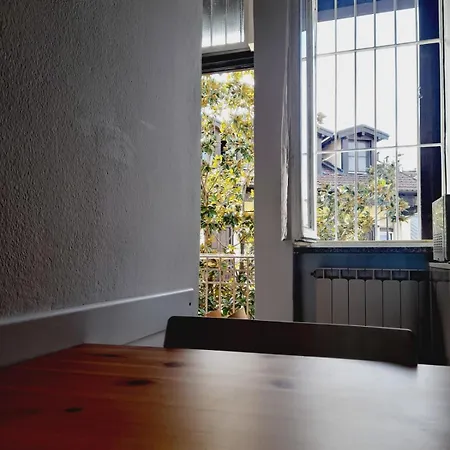 Flat In Milano, Isola ميلان