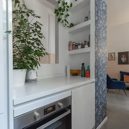 Milan, Cozy Flat In Porta Venezia Апартаменты *
