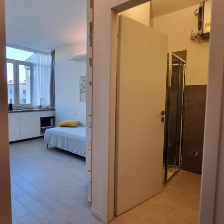 Apartment Luminoso Monolocale Mm3 Dergano Sky Legnone Mailand