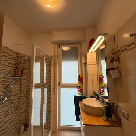 Stanza In Luminoso E Silenzioso Habitación en casa particular Milán