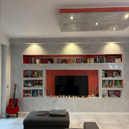 Stanza In Luminoso E Silenzioso *