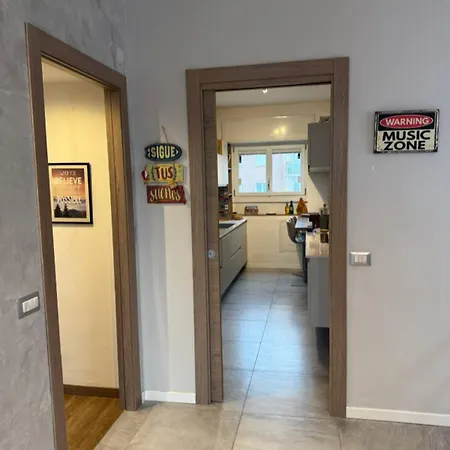 Stanza In Luminoso E Silenzioso Milán