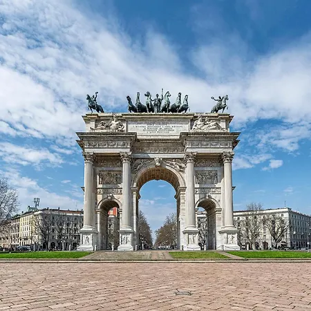 Ampio Trilocale Panoramico Ad Arco Della Pace Lägenhet