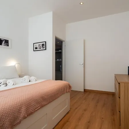 Italianflat - Elegant Flat With Balcony M4 Tricolore - 7 Pax דירה *