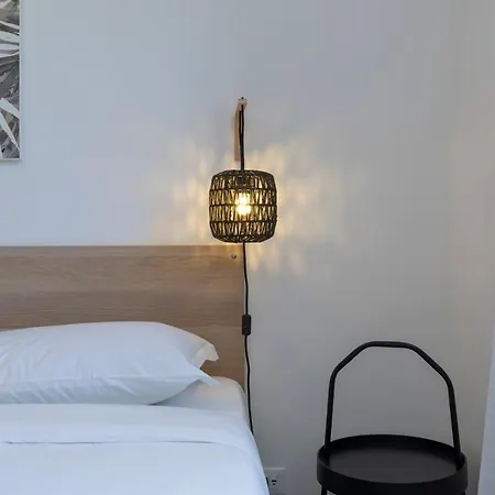 Metro Line 1 Free Parking