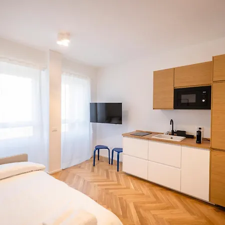 Apartment Moderno Bilocale In Zona Monumentale-cenisio *