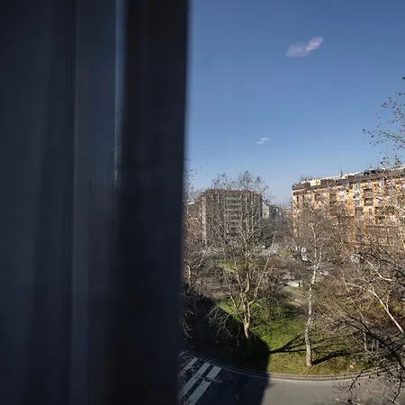 Moderno Bilocale In Zona Monumentale-cenisio Apartment *