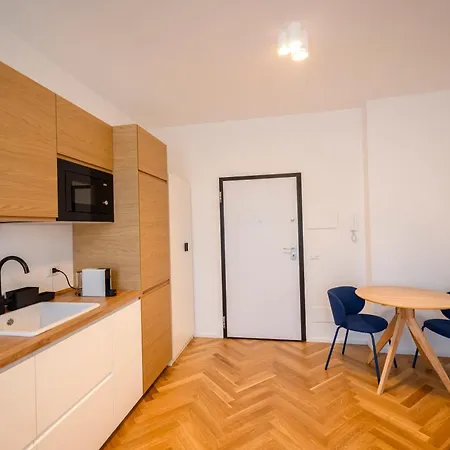 Apartment Moderno Bilocale In Zona Monumentale-cenisio Milan