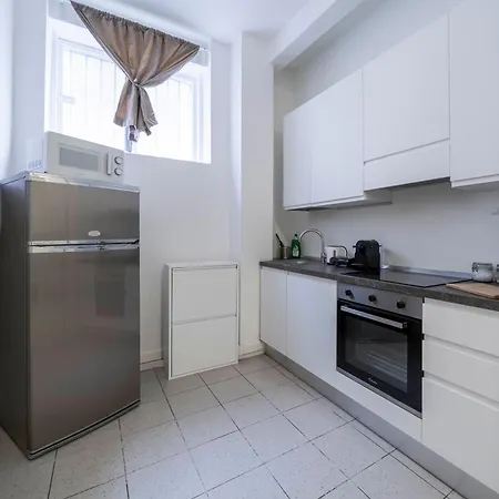 Duomo 10 Min - Spacious In The Heart Of - Wifi 公寓 *