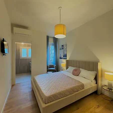 - - Life - Apartment Milan