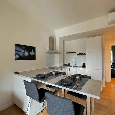 - - Life - Apartment Milan