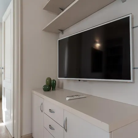 Repubblica Premium Apartman *