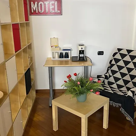 Casa Di Chloe - A 4 Minuti A Piedi Dai Navigli - A 20 Minuti A Piedi Dal Duomo *