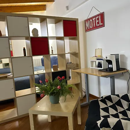 아파트 Casa Di Chloe - A 4 Minuti A Piedi Dai Navigli - A 20 Minuti A Piedi Dal Duomo *