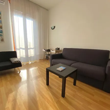 Wonderful In Porta Romana Apartament