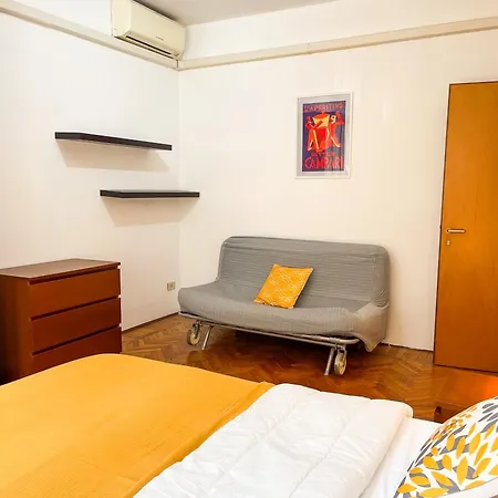 Davide Host | Casa Luvi, 20 Min. Duomo Apartamento