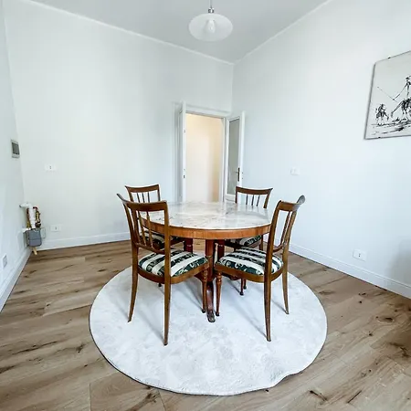 Villoresi - Large Flat Navigli, * Milan