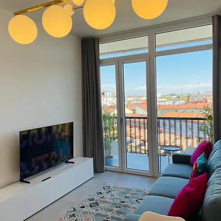 New 2 Bedroom In Navigli With A Great View! Mediolan