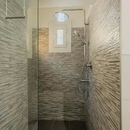 Easytopstay - Moscova Modern Lägenhet *