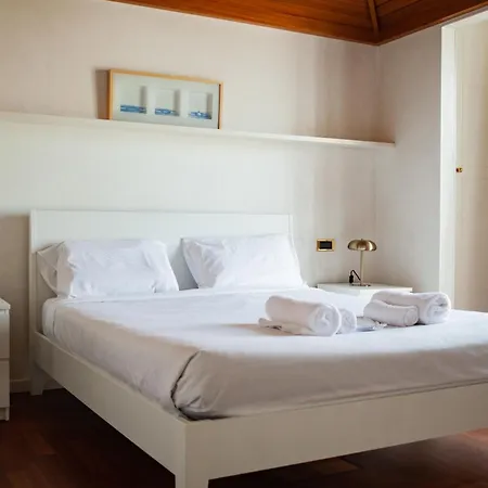 Penthouse With Panoramic Terrace - Design And Luxury *