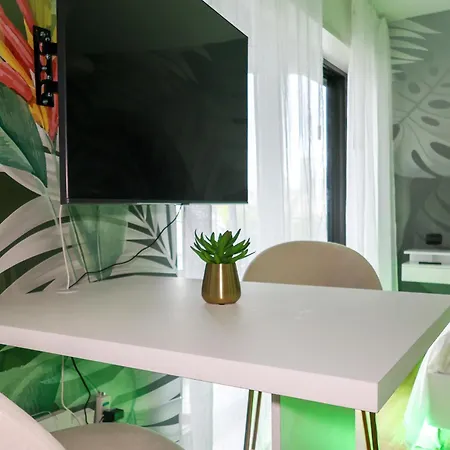 Jungle And Parking Appartement