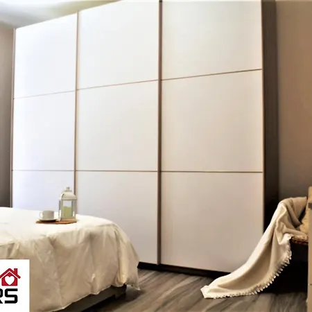 Homelovers Bright And White House Pta Venezia 公寓 *