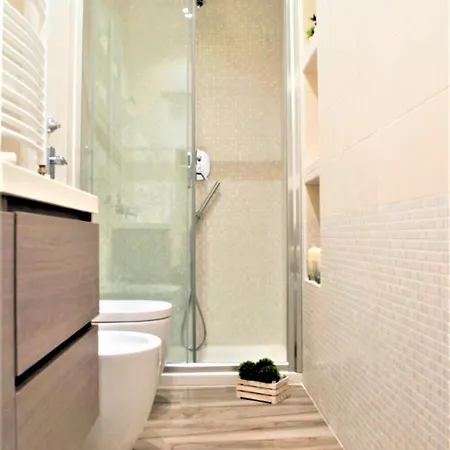 Homelovers Bright And White House Pta Venezia 公寓 *