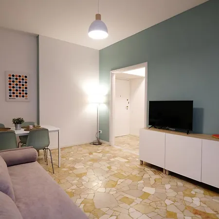 Navigli - Via Tortona